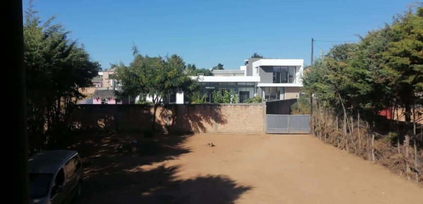 Villa F4 à finir sur un terrain de 874M2, Ankadindravola