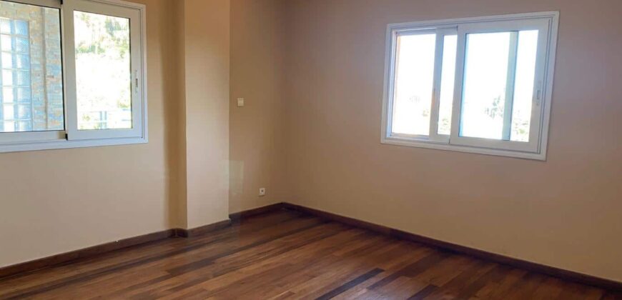 Un appartement T3 avec vue sur Rova à Andrainarivo