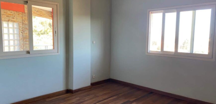 En location un appartement T3 situé à Andrainarivo