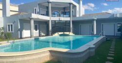 À Louer : Superbe Villa F5 avec Piscine à Ivandry, Quartier Résidentiel