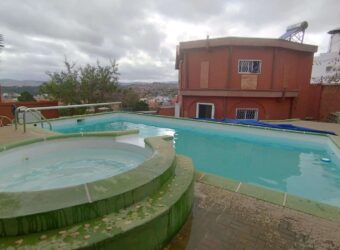 A louer appartement T2 avec piscine situé à 10 minutes d’Ambatobe sur Manazary – Ilafy Antananarivo