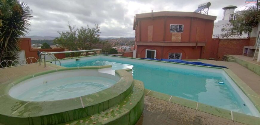 A louer appartement T2 avec piscine situé à 10 minutes d’Ambatobe sur Manazary – Ilafy Antananarivo