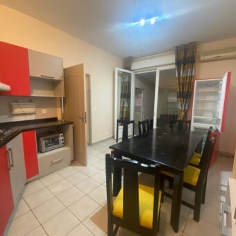 En location un appartement meublé et sécurisé situé dans un quartier calme à Antsahavola-Tananarive