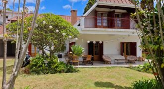 Villa T7 à louer implantée dans cadre paisible et sécurisé avec jardin et piscine à Ivandry-Tananarive