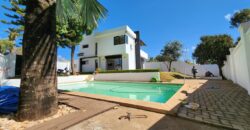 Louez cette villa de charme F5 avec piscine et jardin située dans une résidence sécurisée à Ambohijanahary-Tananarive