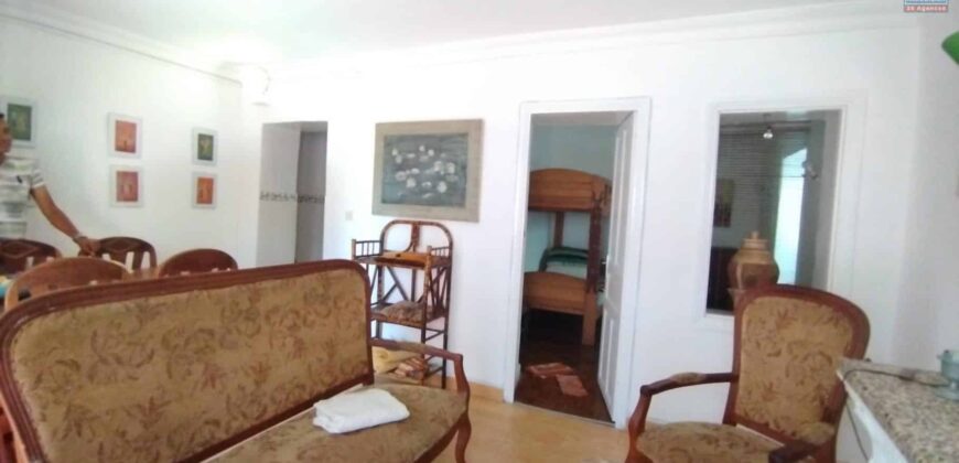 À Vendre maison avec 3 appartements indépendants à Ambatonakanga, Antananarivo