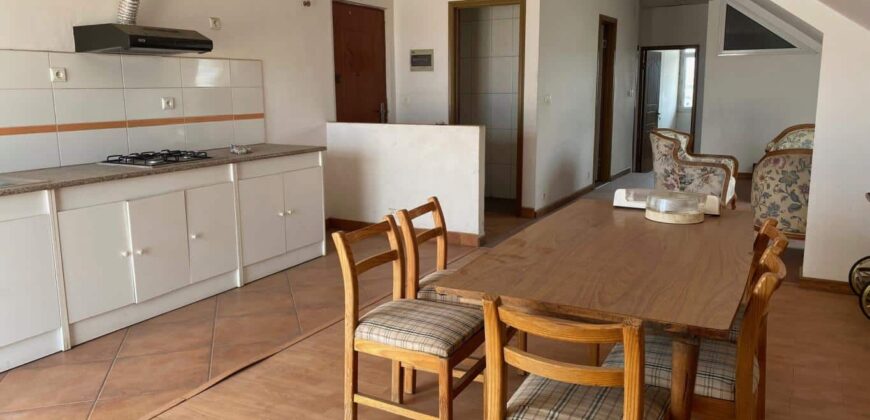 A louer un appartement semi-meublé situé proche de toutes les commodités à Ankazomanga