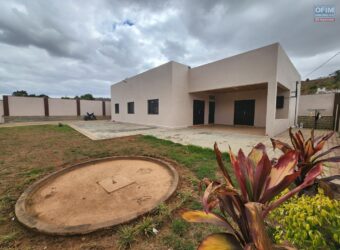 A louer villa neuve et moderne de type 5 située dans le quartier calme et résidentiel d’Angodongodona, Iavoloha