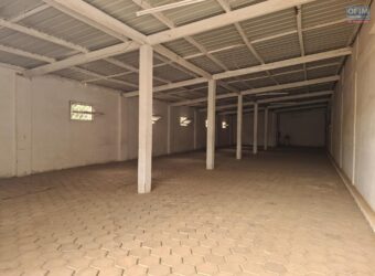 Location d’un entrepôt spacieux de 225 m² à Ambatolampy Tsimahafotsy