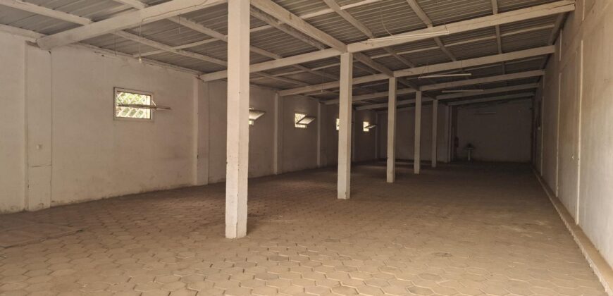 Location d’un entrepôt spacieux de 225 m² à Ambatolampy Tsimahafotsy