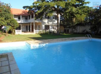 Charmante villa F5 à louer avec piscine et jardin à Ambatobe