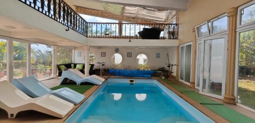 Location villa F5 meublée avec piscine et spa située entre Ivato et Ankorondrano