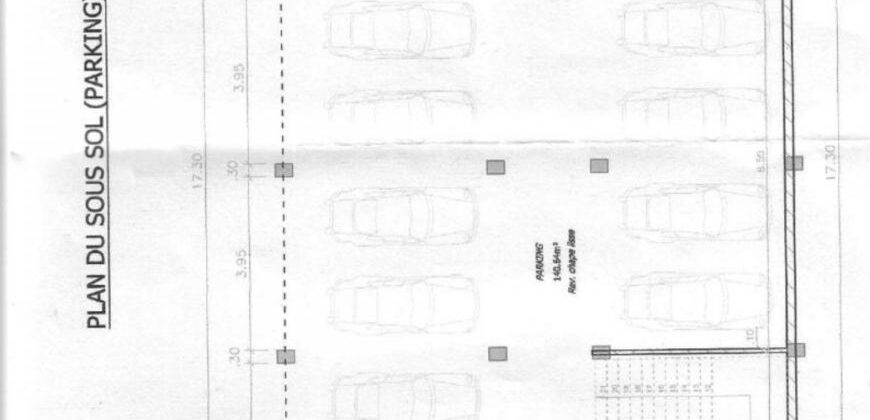 A louer espace commercial de 464 m² à Ampasampito, situé sur la route principale