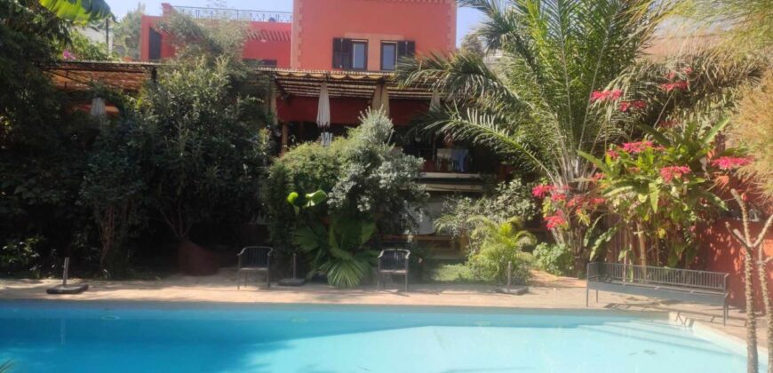 A louer une charmante villa F4 avec jardin arboré et piscine située à Manazary Ilafy